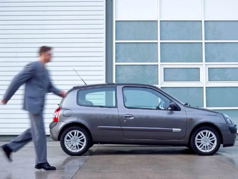 Renault Clio 1.2 16V cat 3 porte Luxe Privilège