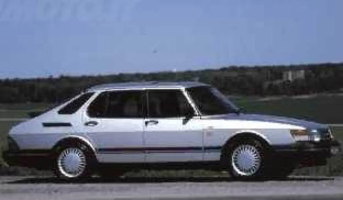 Saab 900 16 cat 5 porte