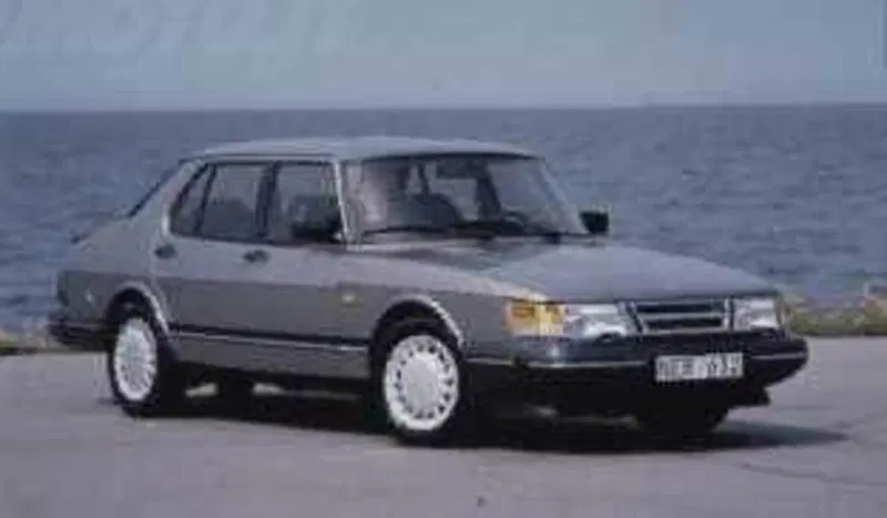Saab 900 turbo 4 porte