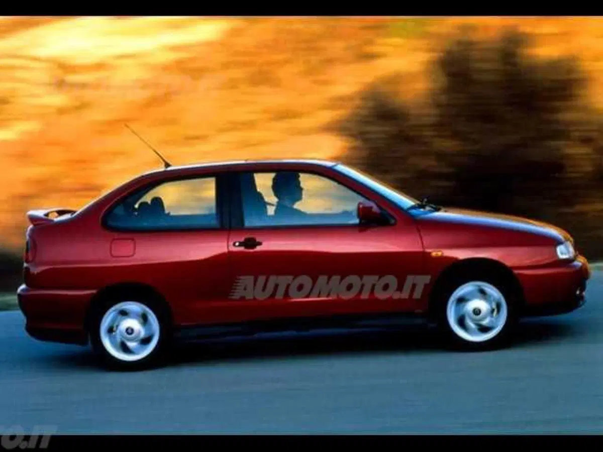 SEAT Cordoba CV cat 2 porte SX