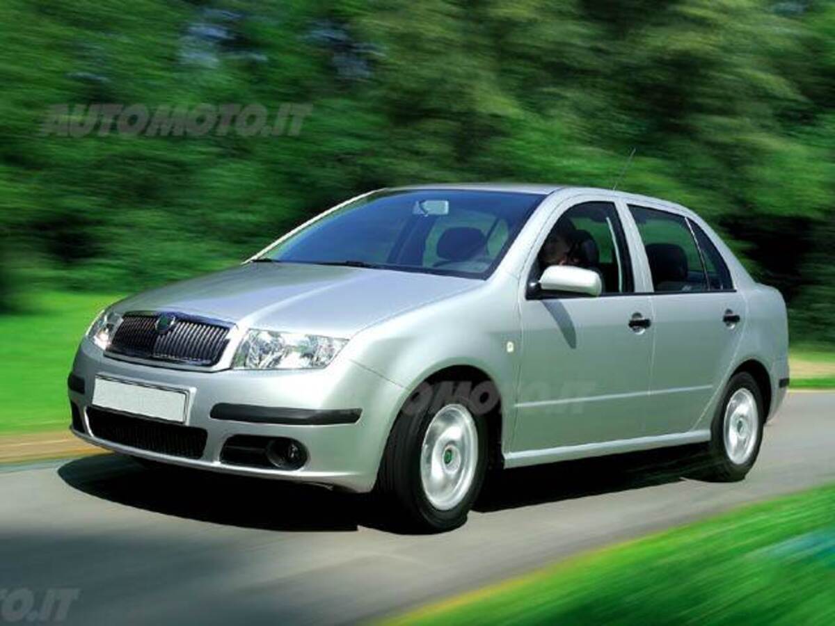 Skoda Fabia 12V cat 4p. Ambiente prezzo e scheda tecnica Automoto.it