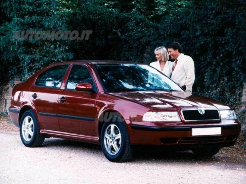 Skoda Octavia 1.6/75 CV cat GLX 