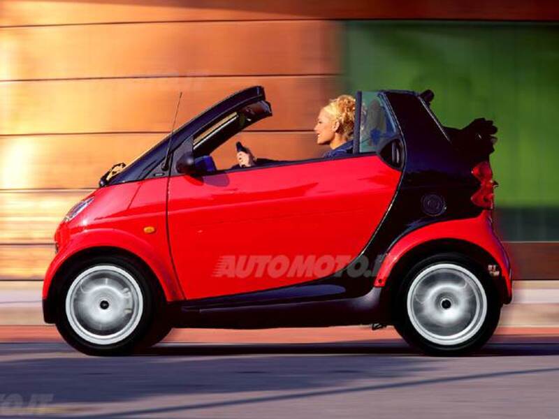 smart Fortwo Cabrio 700 cabrio pure (45 kW)