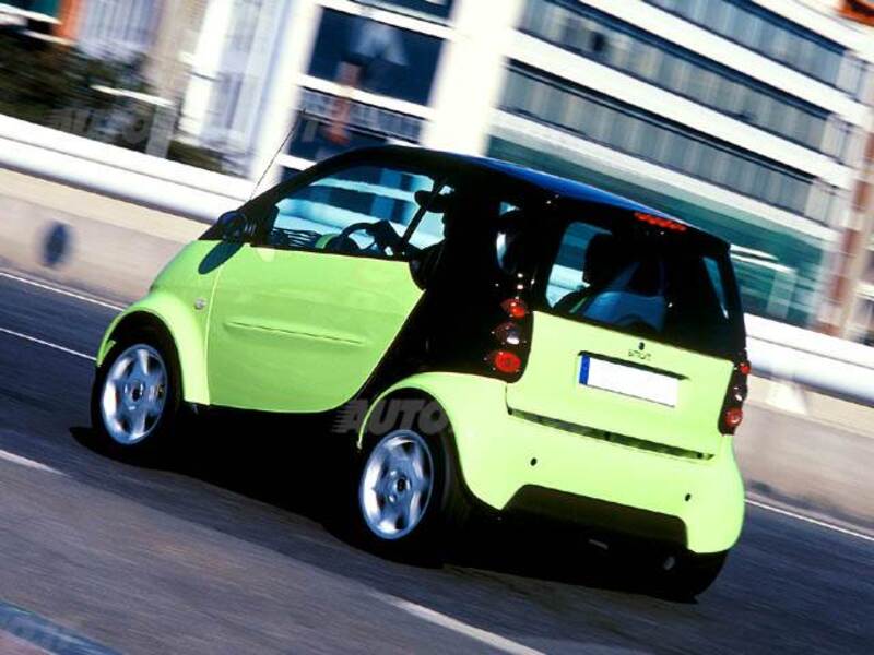 smart Fortwo 700 coupé pulse (45 kW)