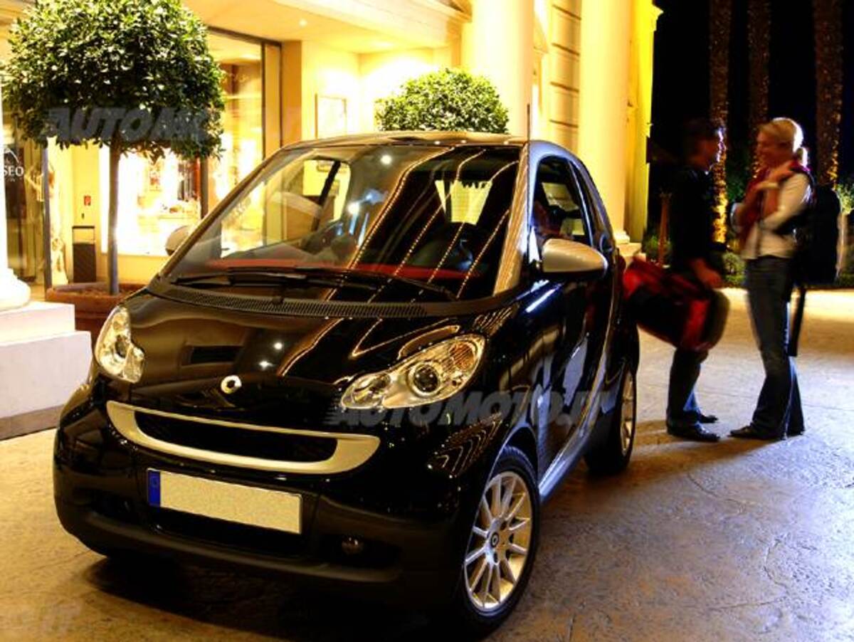 smart fortwo 1000 52 kW coupé passion: prezzo e scheda tecnica 