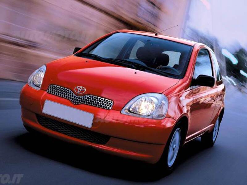 Toyota Yaris 16V cat 3 porte '03