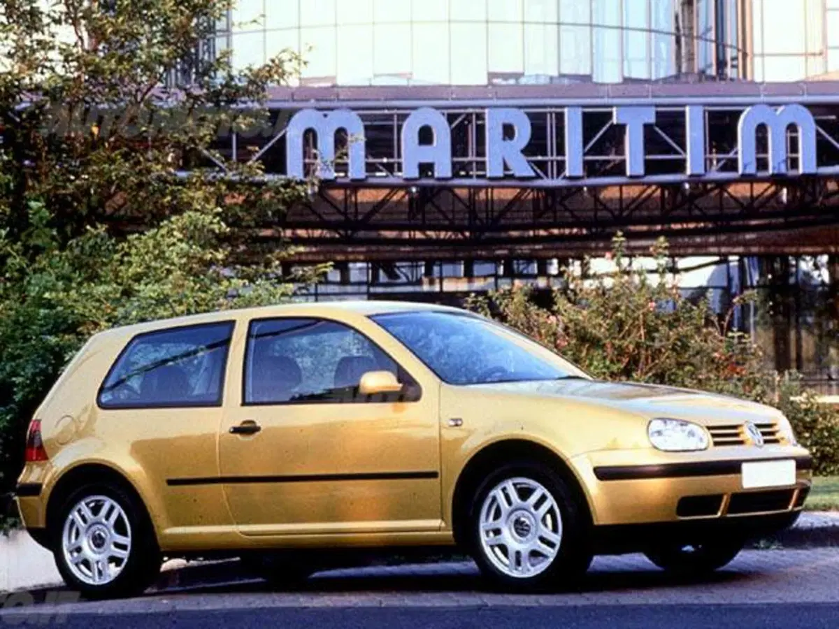Volkswagen Golf 1.6 cat 3 porte Highline