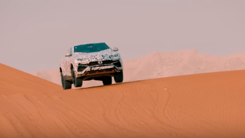 Lamborghini Urus, pronta per cavalcare le dune del deserto [Video]