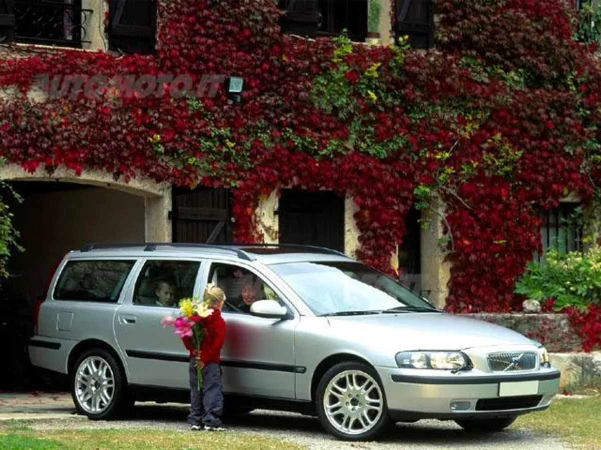 Volvo V70 2.4i turbo 20V cat T