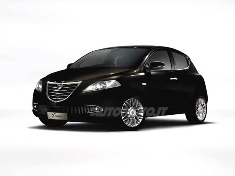 Lancia Ypsilon 1.2 69 CV 5 porte S&S Black&Red