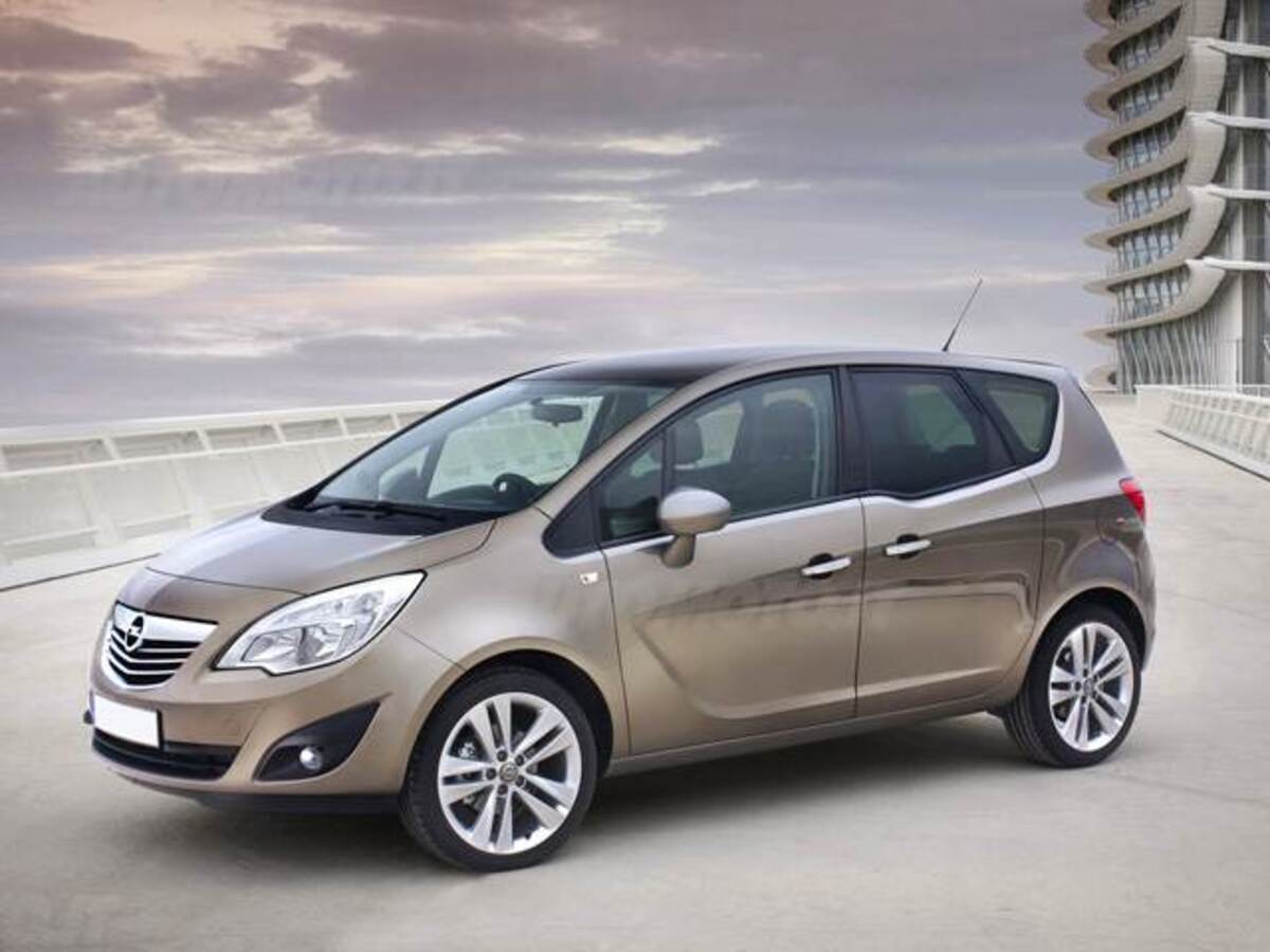Opel Meriva 1.4 Turbo 120CV b-color Panoramic : prezzo e scheda tecnica ...