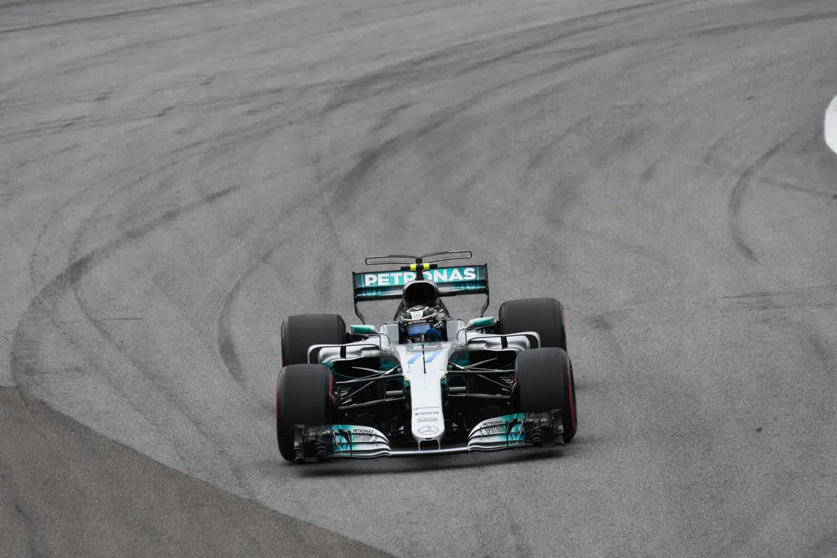 F1, GP Brasile 2017: pole per Bottas. Secondo Vettel (8)