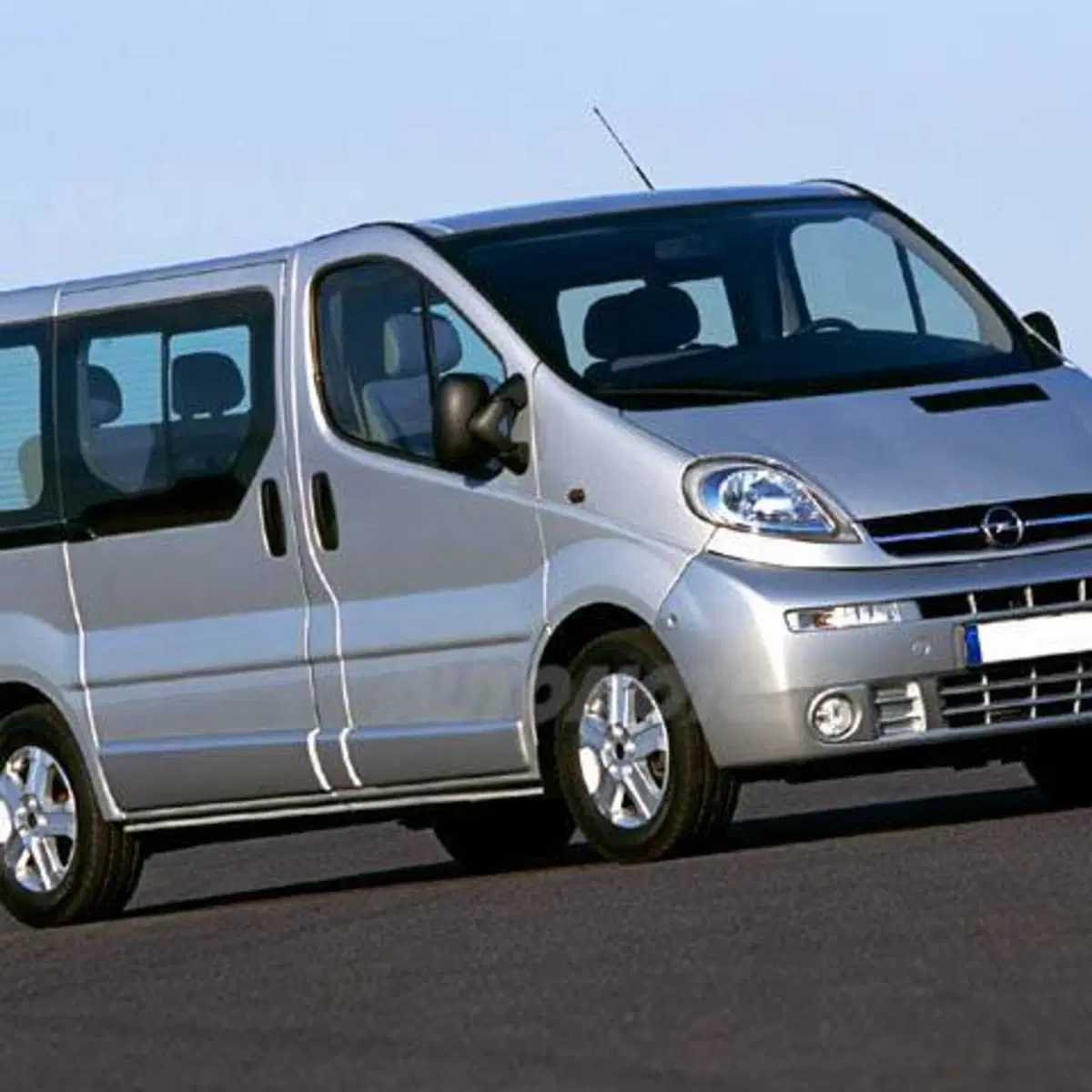 Opel Vivaro Furgone (2001-06)