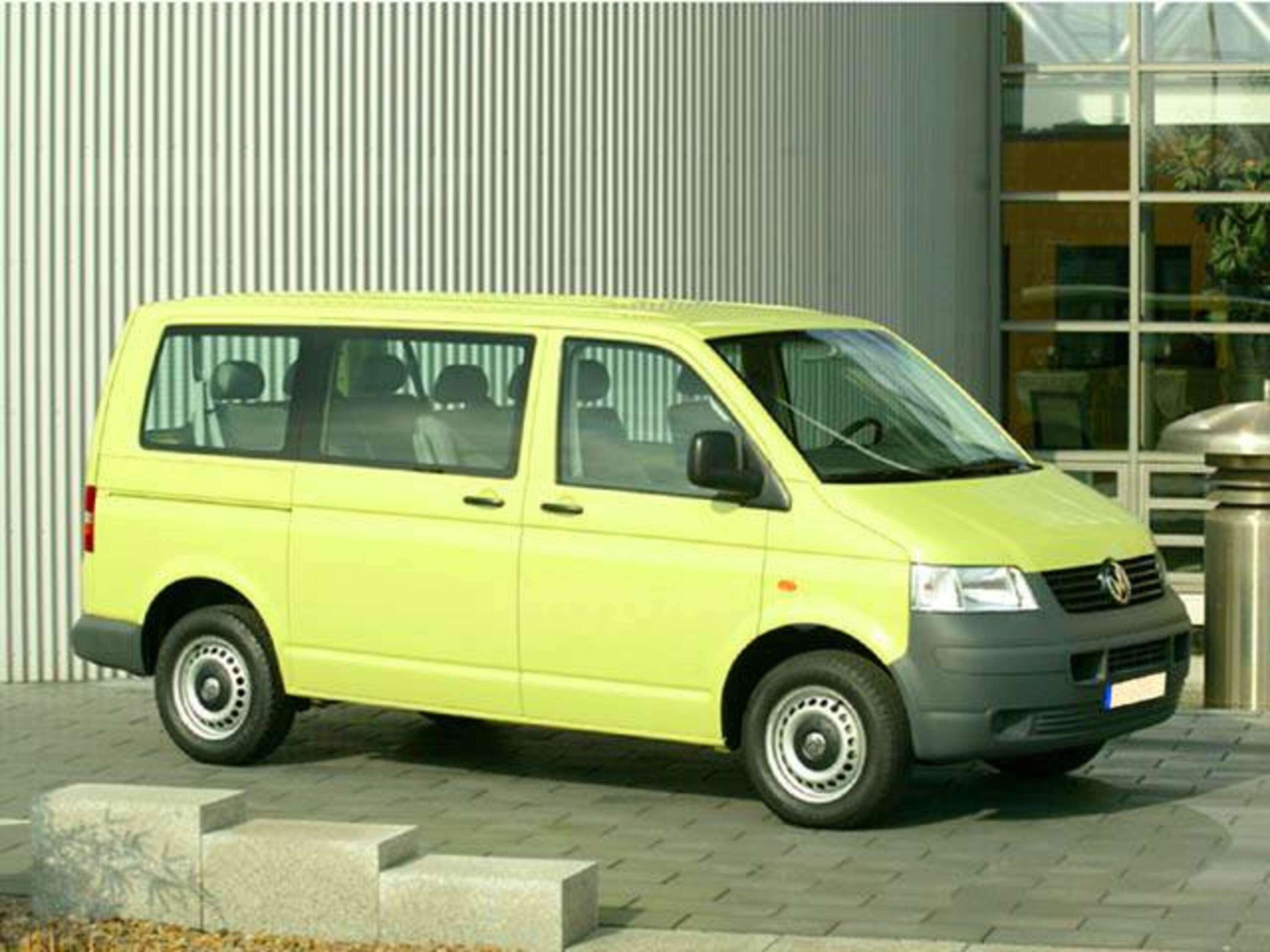 Volkswagen Veicoli Commerciali Shuttle Furgone (2003-07)