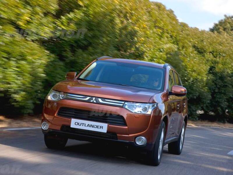 Mitsubishi Outlander 2.2 DI-D 2WD Intense