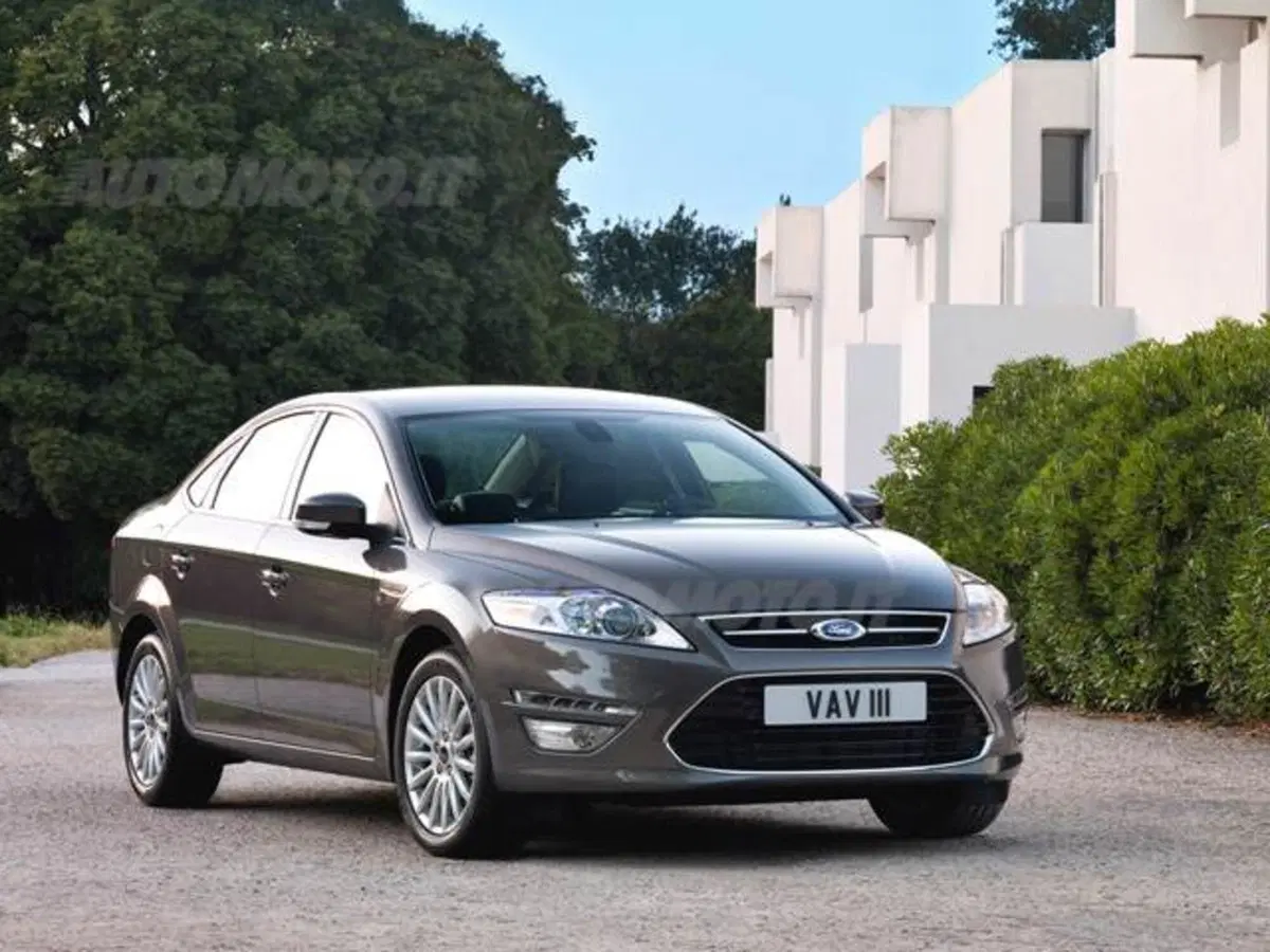 Ford Mondeo 1.6 TDCi 115 CV Start&Stop 4 porte Business Nav (2)
