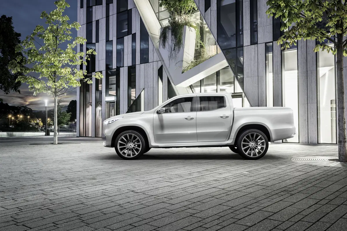 Mercedes-Benz Classe X Pick-up 250 d 4Matic Progressive (2)