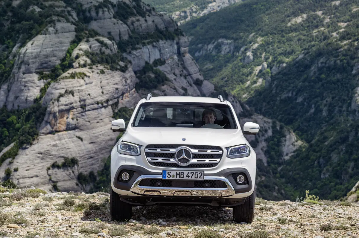 Mercedes-Benz Classe X Pick-up 250 d 4Matic Progressive (3)