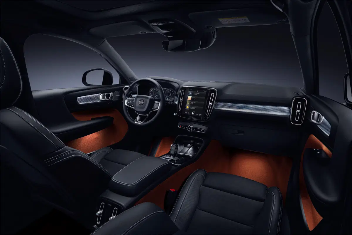 Volvo XC40 B3 automatico Essential (12)