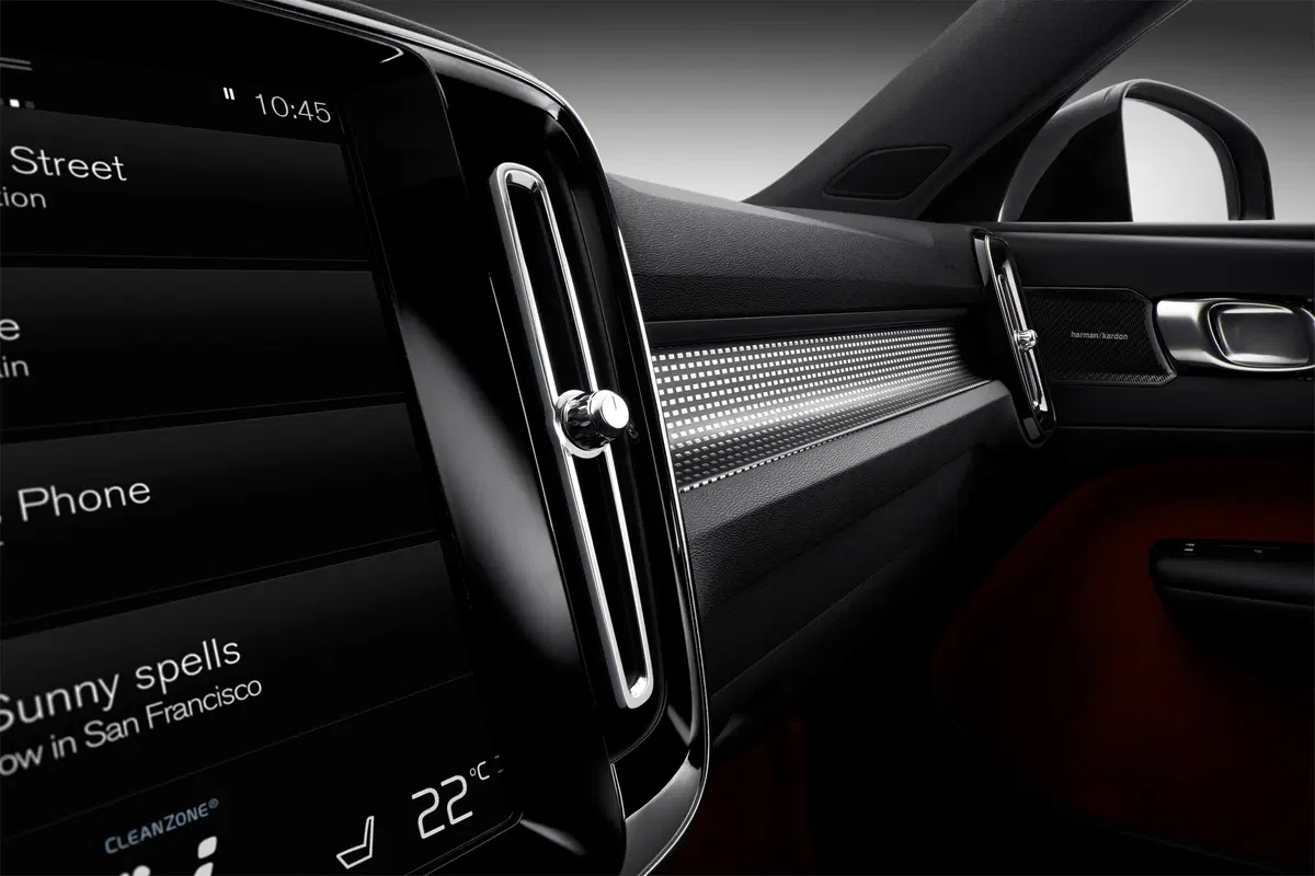 Volvo XC40 B3 automatico Essential (21)