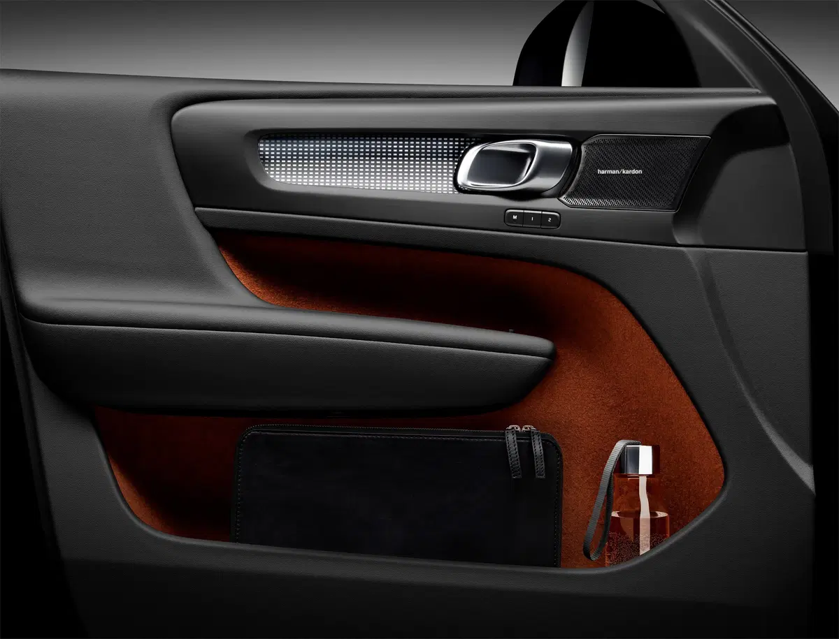 Volvo XC40 B3 automatico Essential (20)
