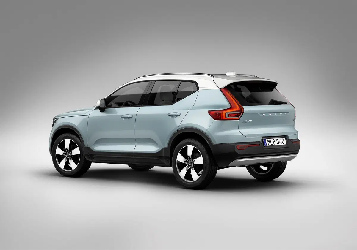 Volvo XC40 B3 automatico Essential (8)