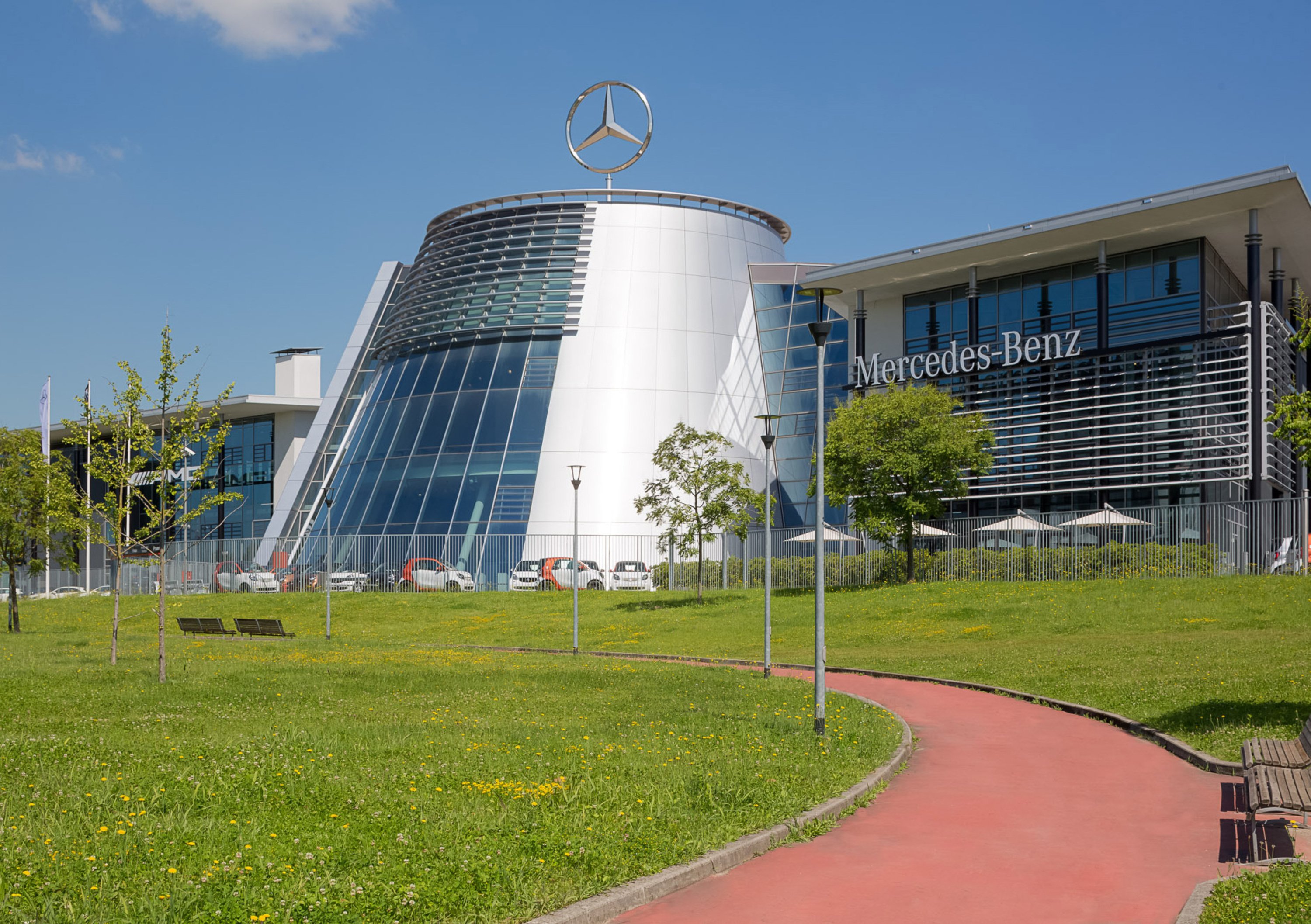 Merbag, a Milano la nuova concessionaria di Mercedes-Benz