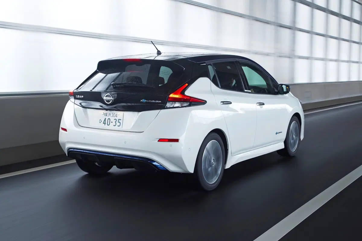 Nissan Leaf Tekna 40 kWh ProPilot Park (24)