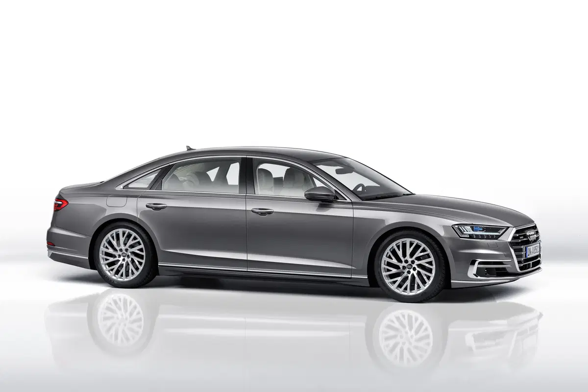 Audi A8 (2017-->>) (33)
