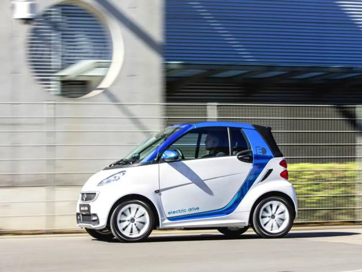 smart Fortwo Cabrio electric drive sale&care cabrio BRABUS ED