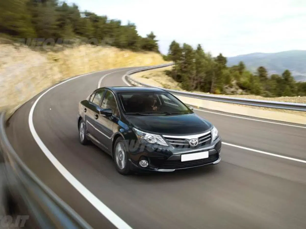 Toyota Avensis 2.2 D-4D Lounge