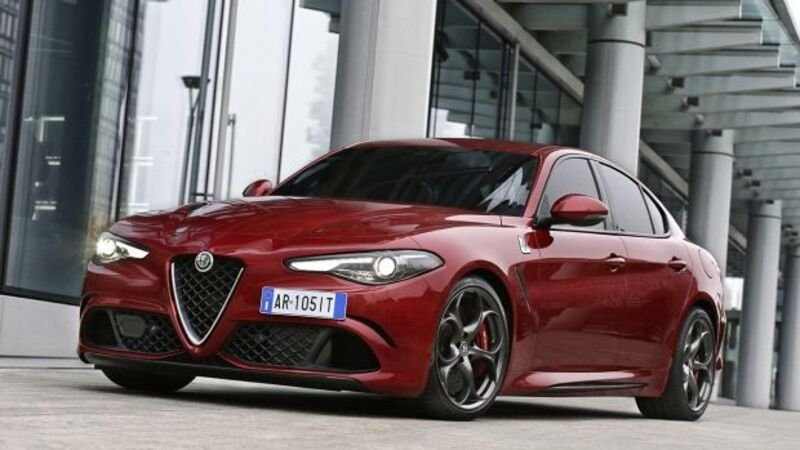 Alfa Romeo: una Giulia ibrida per gli States?