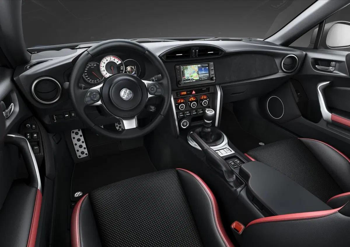 Toyota GT86 Racing Edition, per gli amanti delle corse (5)