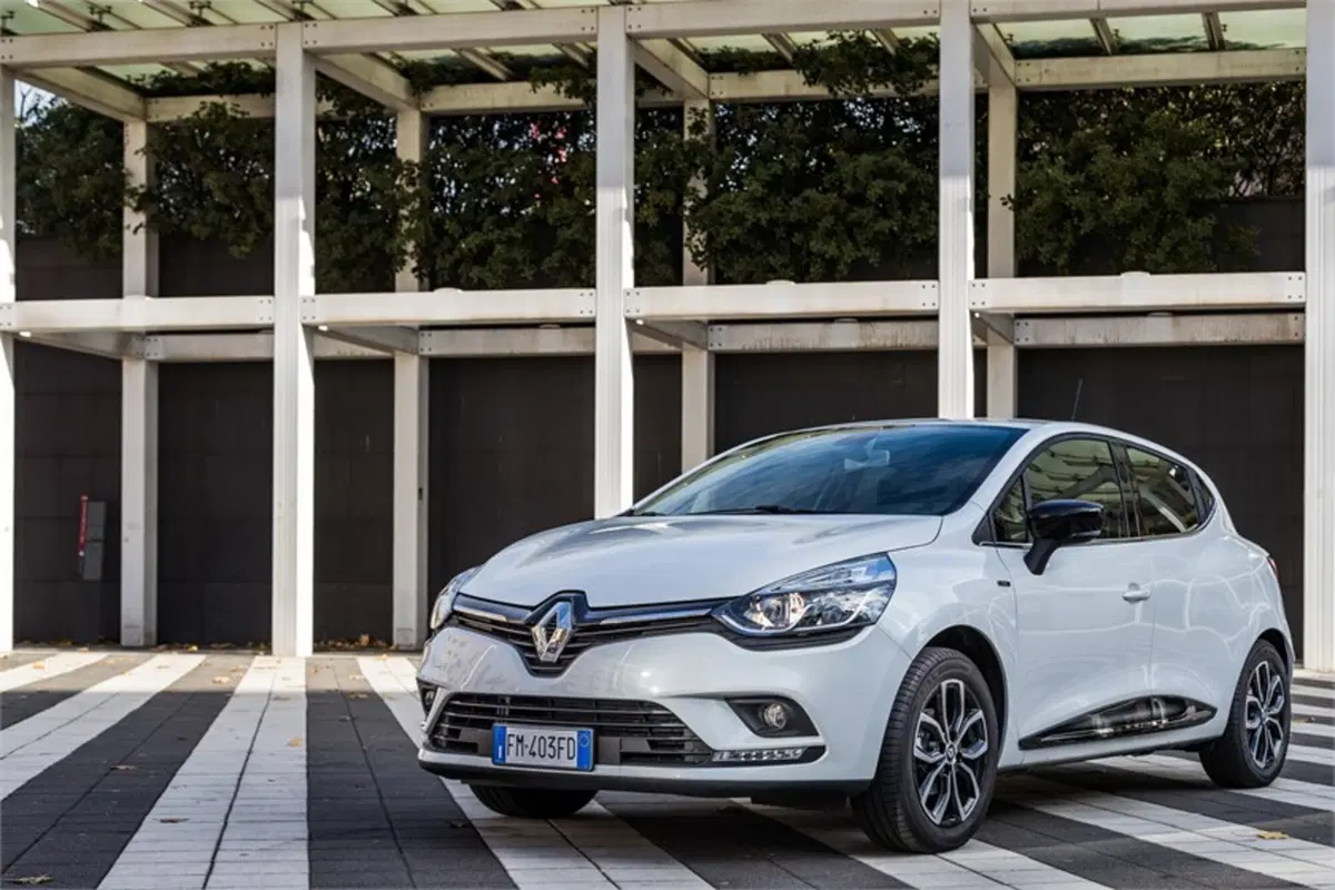 Renault Clio, la nuova Duel Collection debutta in passerella (12)