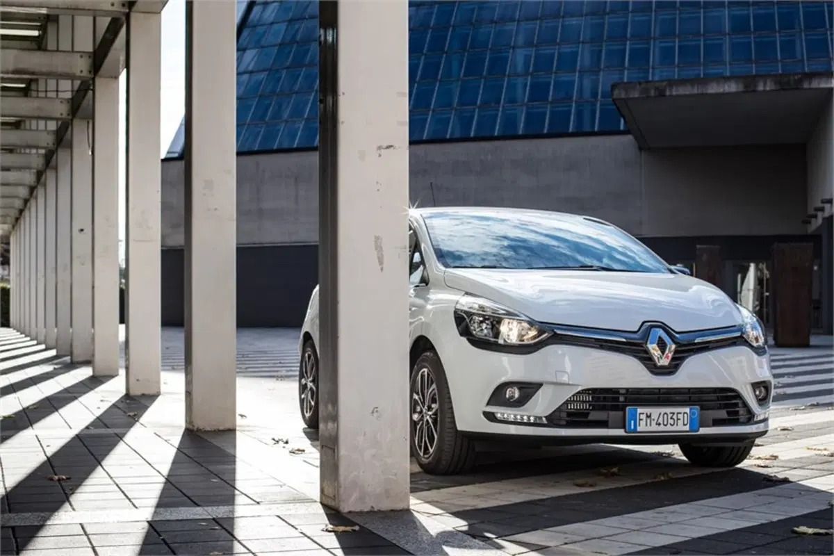 Renault Clio, la nuova Duel Collection debutta in passerella (7)