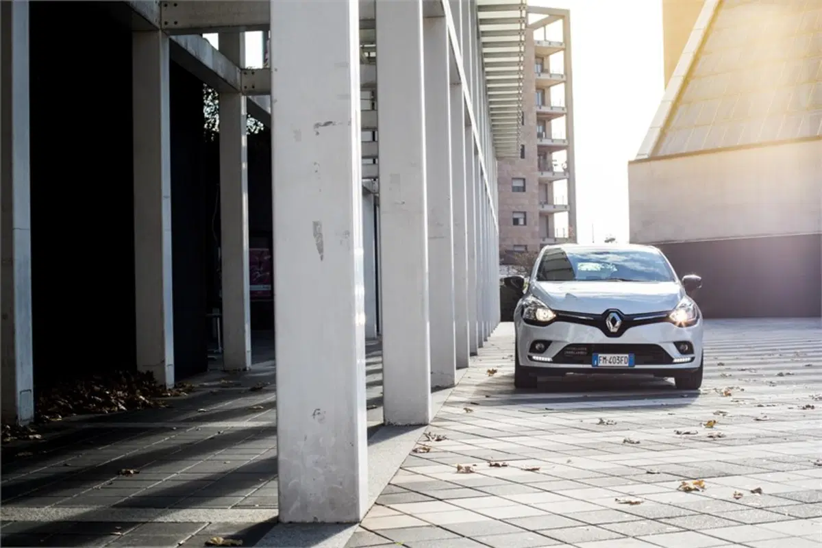 Renault Clio, la nuova Duel Collection debutta in passerella (11)