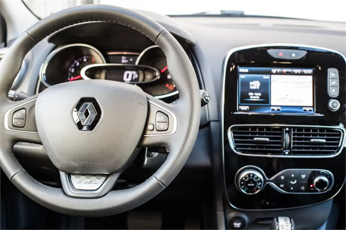 Renault Clio, la nuova Duel Collection debutta in passerella (22)