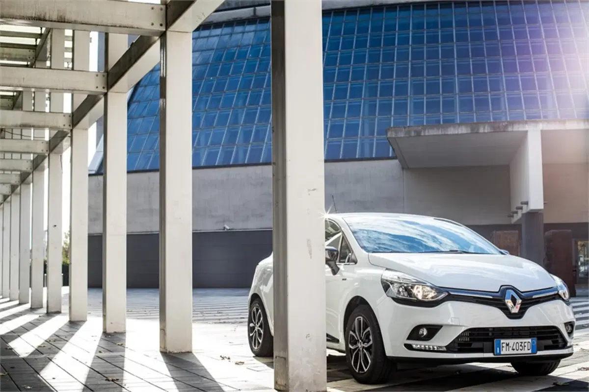 Renault Clio, la nuova Duel Collection debutta in passerella (28)