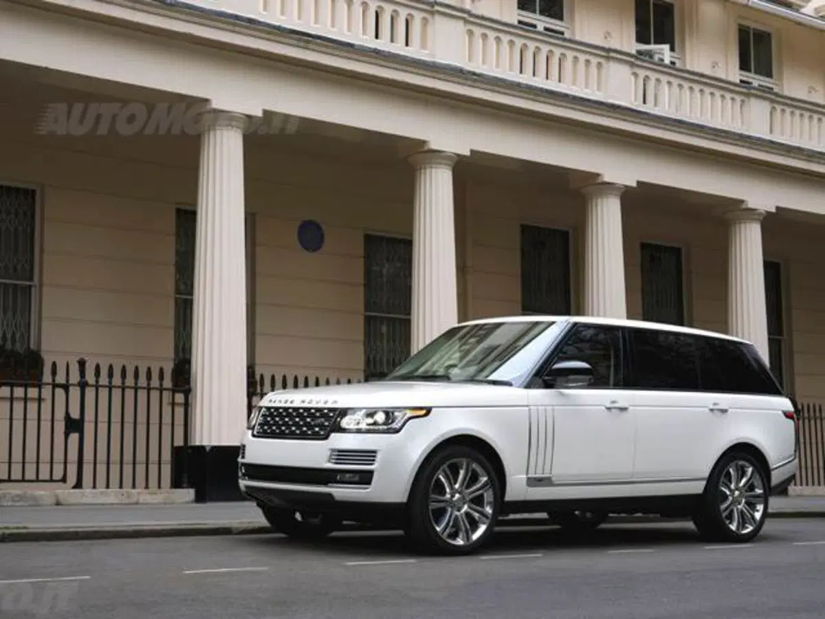Land Rover Range Rover 3.0 SDV6 HEV Autobiography Black LWB