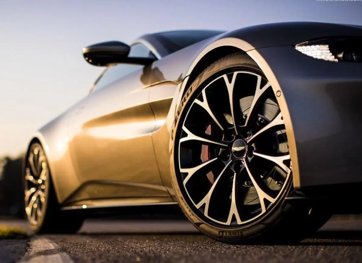 Aston Martin Vantage ecco la nuova coupé inglese  (2)
