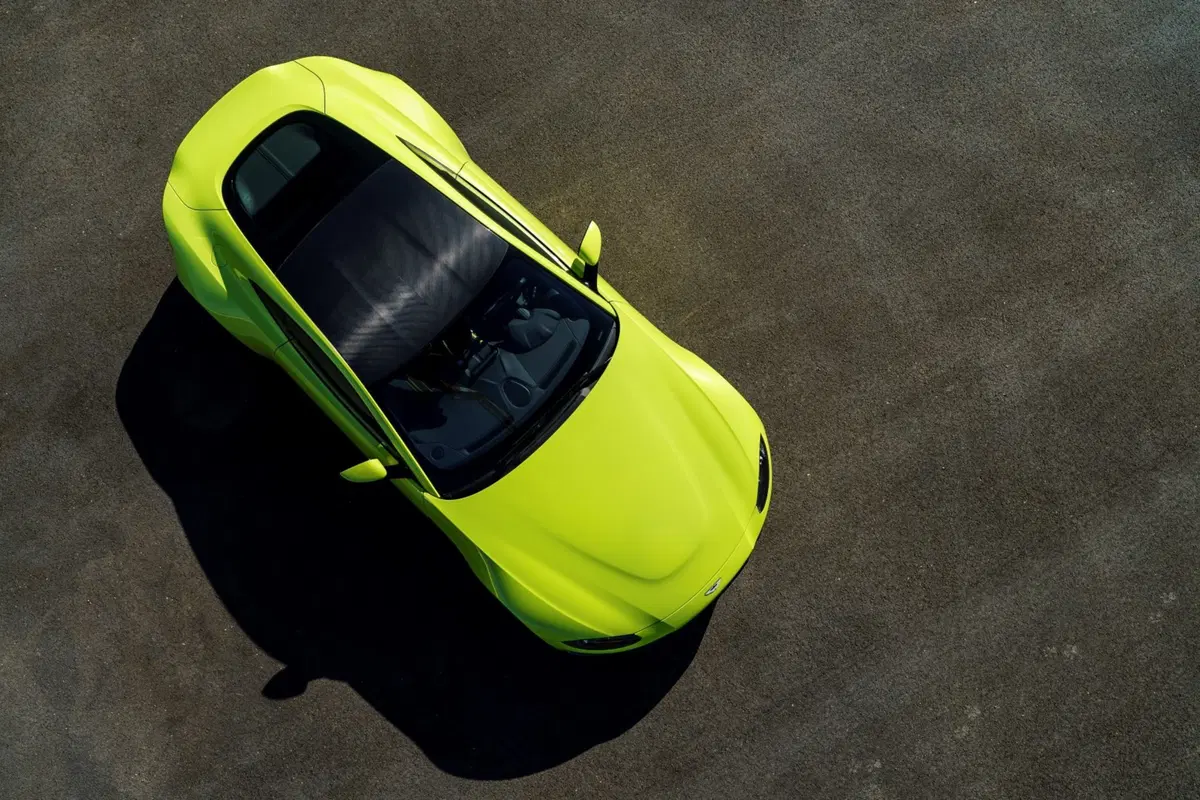 Aston Martin Vantage ecco la nuova coupé inglese  (7)