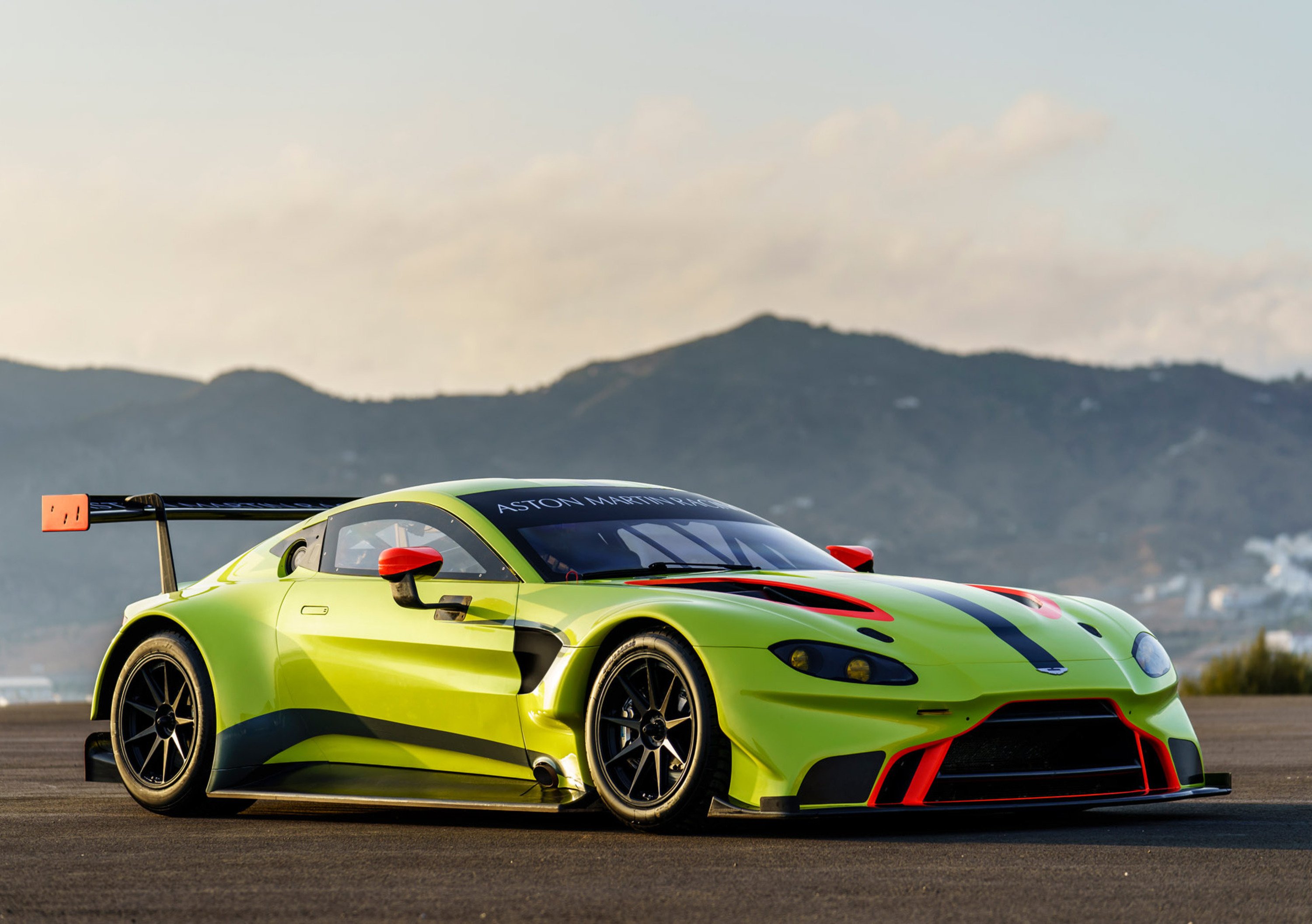 WEC, svelata la nuova Aston Martin Vantage GTE