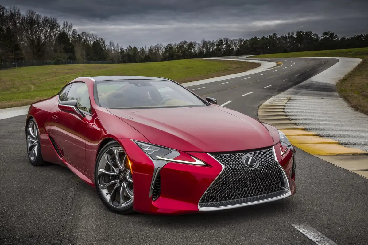 Lexus LC 500: sembra un concept, ma la Coupé V8 è diventata realtà (3)