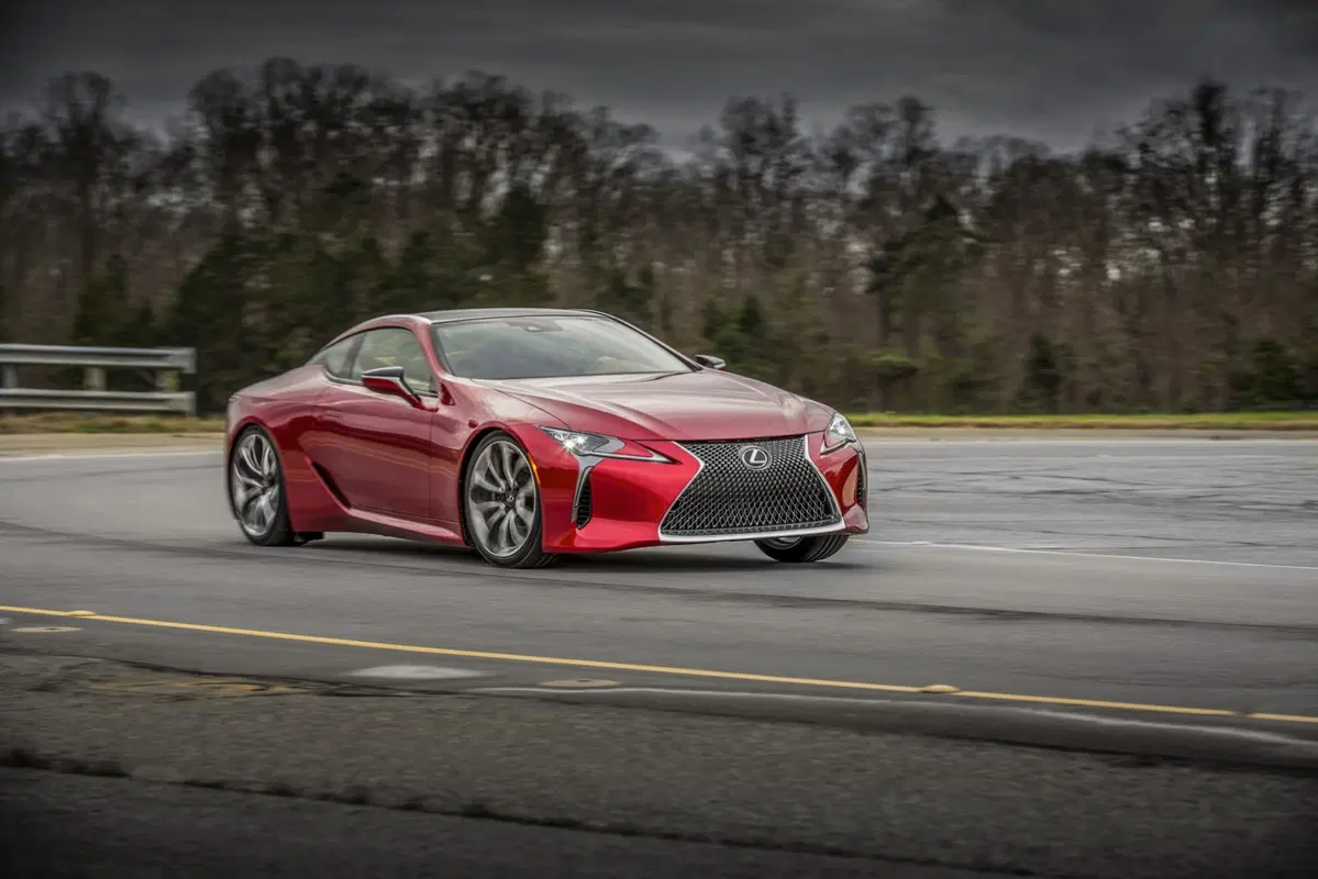 Lexus LC 500: sembra un concept, ma la Coupé V8 è diventata realtà (6)