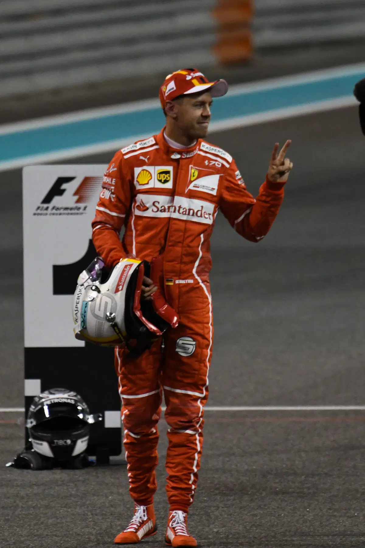 F1, GP Abu Dhabi 2017: pole per Bottas. Terzo Vettel (16)