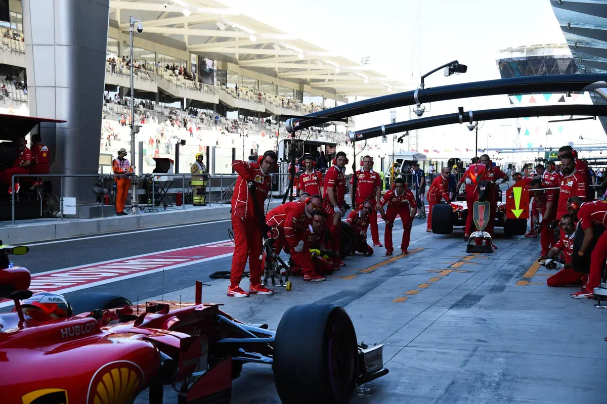 F1, GP Abu Dhabi 2017: pole per Bottas. Terzo Vettel (2)