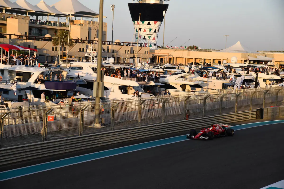 F1, GP Abu Dhabi 2017: pole per Bottas. Terzo Vettel (3)