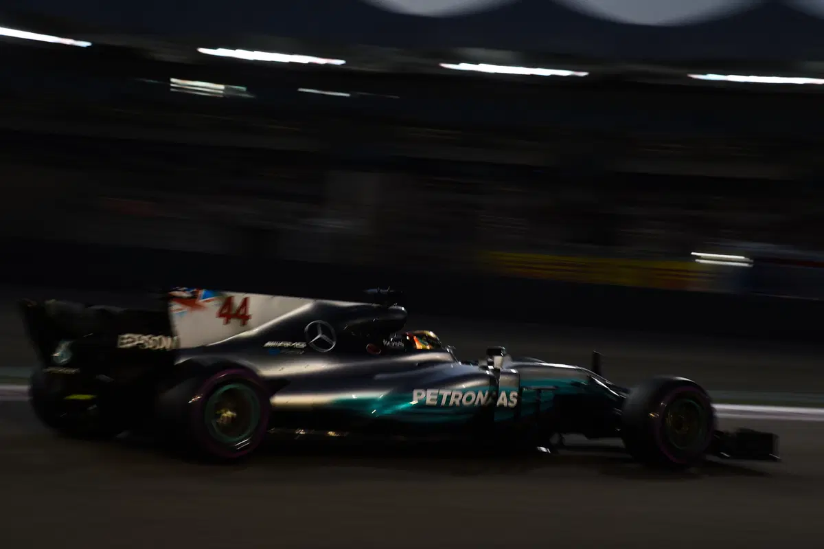 F1, GP Abu Dhabi 2017: pole per Bottas. Terzo Vettel (8)