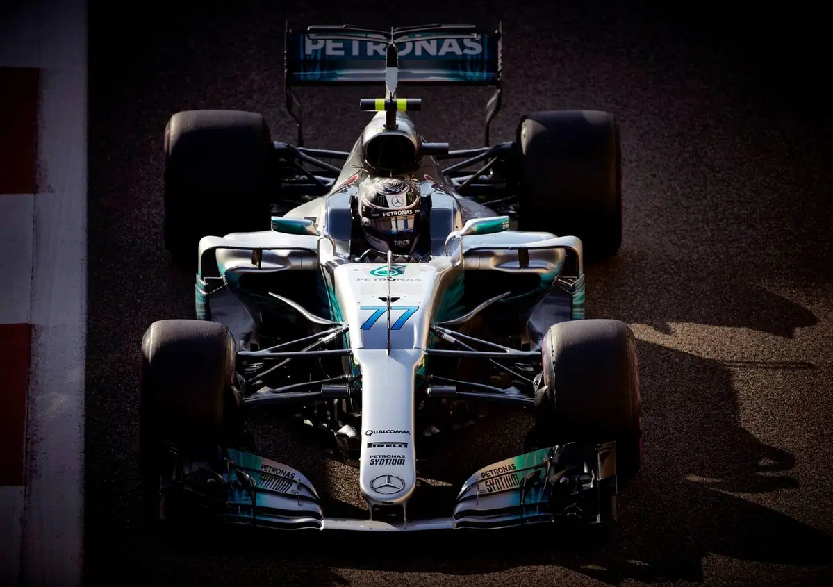 F1, GP Abu Dhabi 2017: vince Bottas. Terzo Vettel