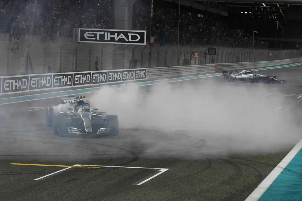 F1, GP Abu Dhabi 2017: vince Bottas. Terzo Vettel (30)